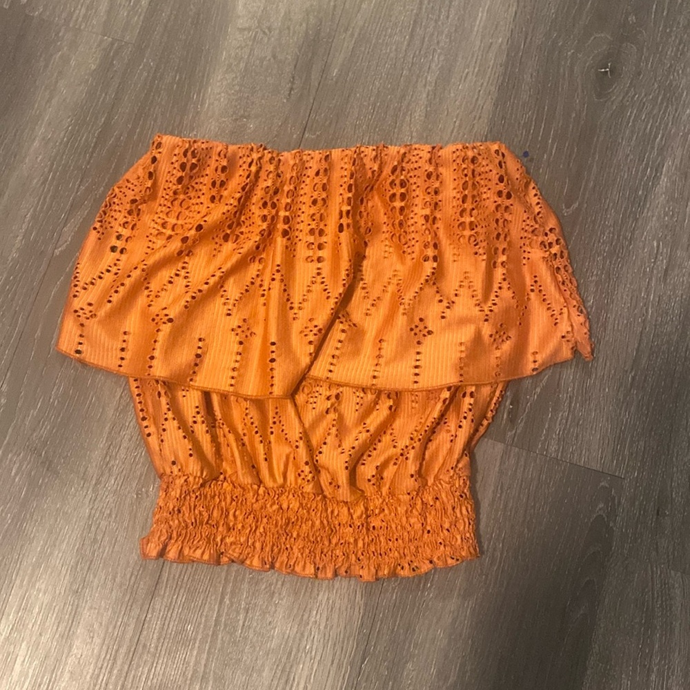 Eyeshadow size xs orange crop top